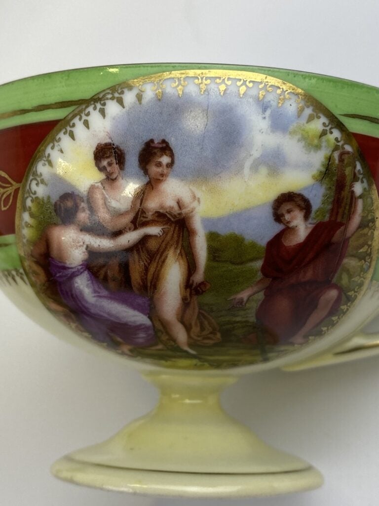 MANUFACTURES ROYALE VIENNE - Autriche, XIXe - Service à thé et leurs sous-tasse…