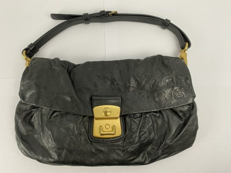 Marc by marc jacobs - Sac en cuir noir embossé porté épaule - Attributs dédorés…
