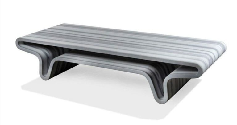 Marc NEWSON (né en 1963) - Rare table basse en marbre dit Striato Olimpico - La…