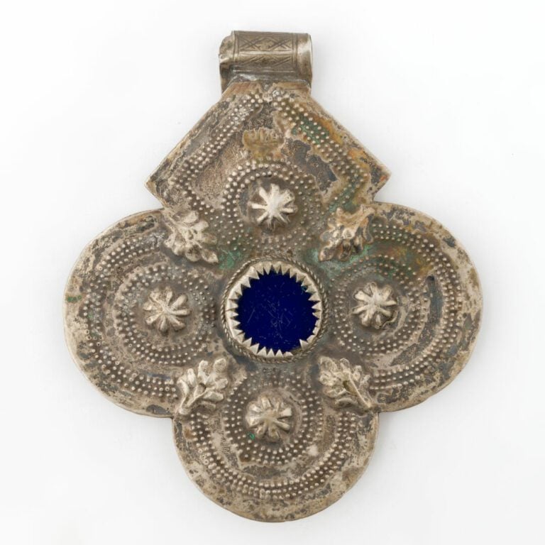 MAROC - Lot de deux pendentifs berbères dits "foulet khamsa" (amulette/talisman…