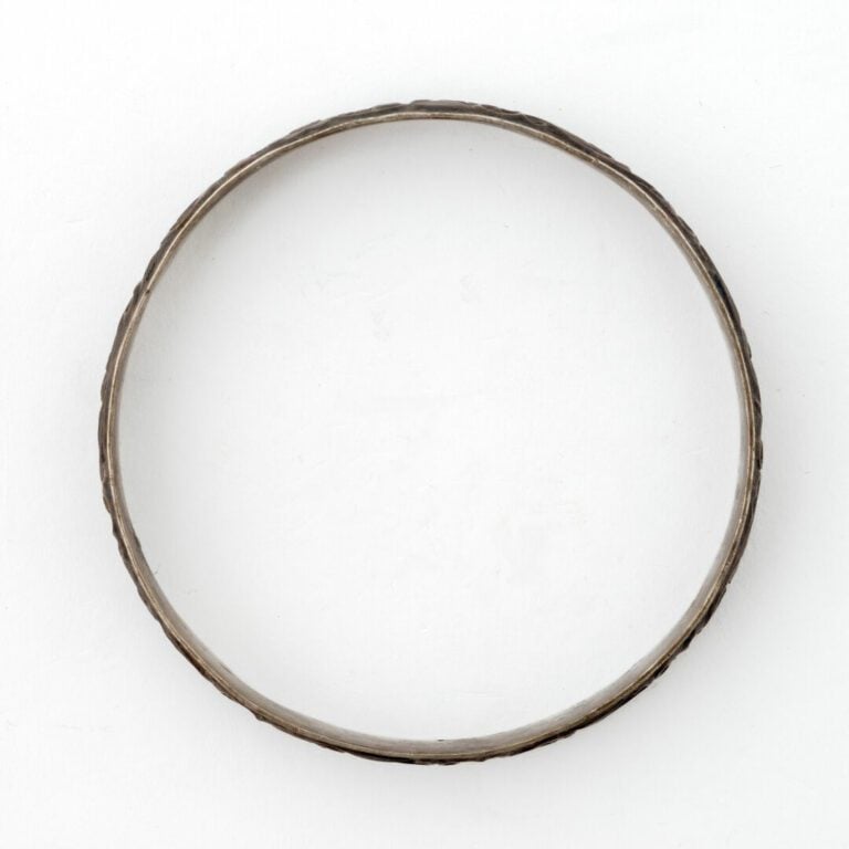 MAROC - Lot de trois bracelets berbères en métal ou argent bas titre comprenant…