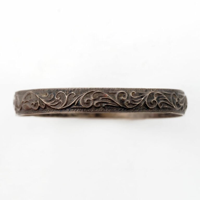 MAROC - Lot de trois bracelets berbères en métal ou argent bas titre comprenant…