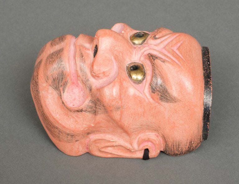 Masque No en bois peint représentant O'beshimij . - Créature légendaire au Japo…