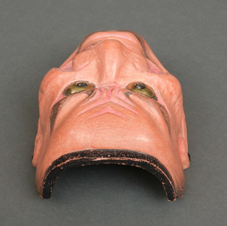 Masque No en bois peint représentant O'beshimij . - Créature légendaire au Japo…