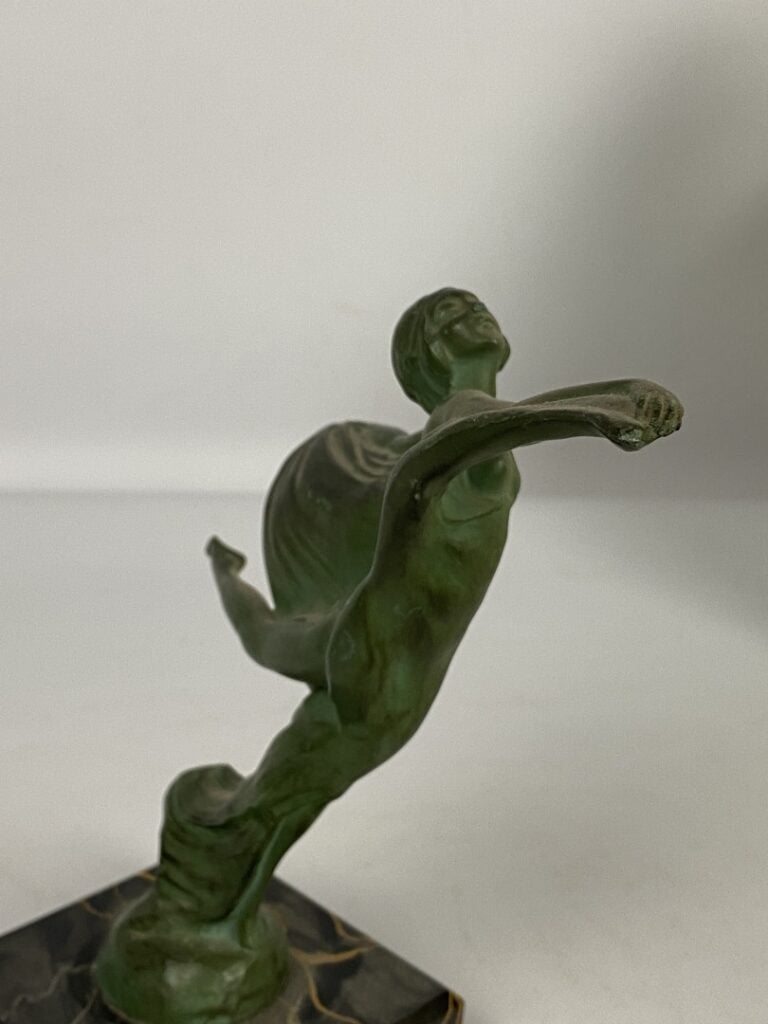 MAX LEVERRIER (D'après) - Danseuse - Epreuve en régule à patine verte - Signée…