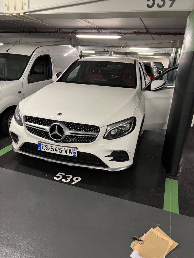 MERCEDES GLC 350d 4matic coupé de couleur blanche - ES-545-VA 1ère immatriculat…