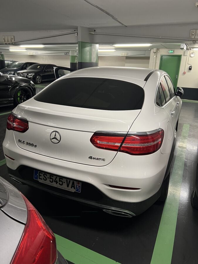 MERCEDES GLC 350d 4matic coupé de couleur blanche - ES-545-VA 1ère immatriculat…
