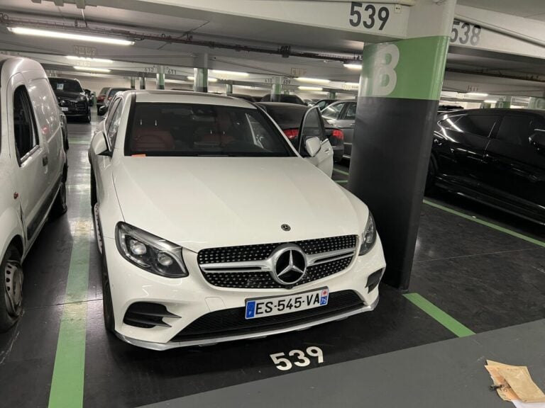 MERCEDES GLC 350d 4matic coupé de couleur blanche - ES-545-VA 1ère immatriculat…