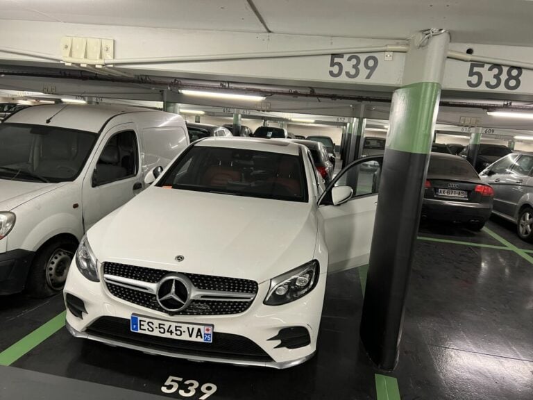 MERCEDES GLC 350d 4matic coupé de couleur blanche - ES-545-VA 1ère immatriculat…