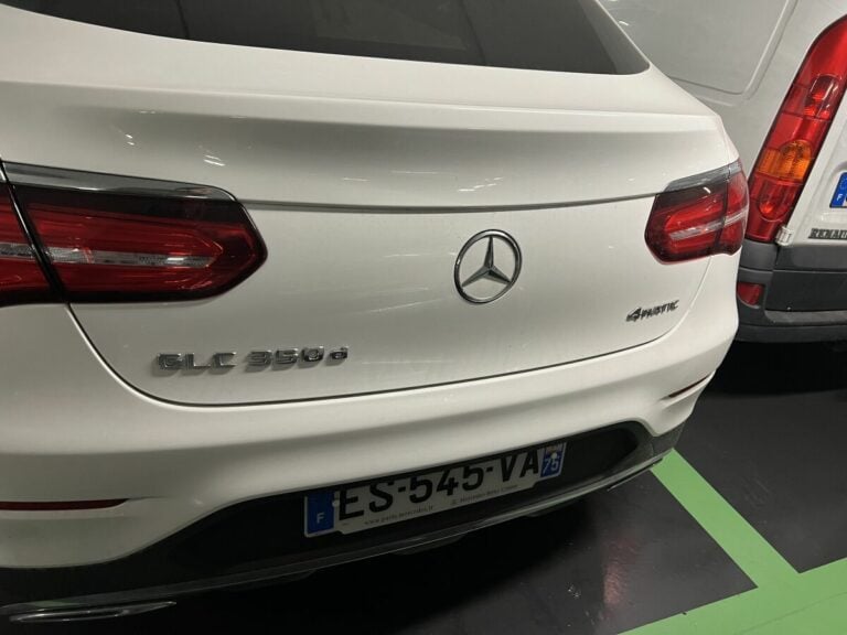 MERCEDES GLC 350d 4matic coupé de couleur blanche - ES-545-VA 1ère immatriculat…