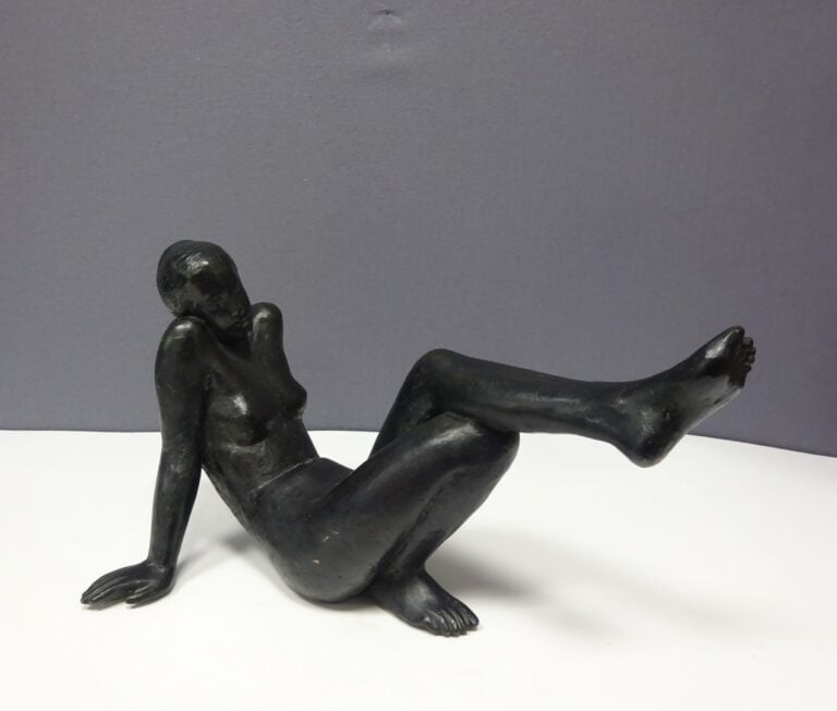 Michel SERRAZ (né en 1925). - Sur la plage - Epreuve en bronze à patine noire,…