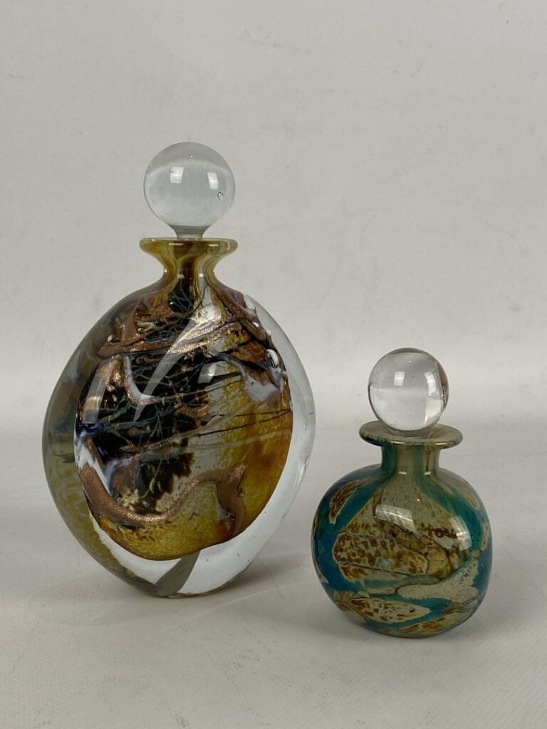 Michèle LUZORO (1949-) - Flacon ovoïde à panse en méplat en verre à décor inter…