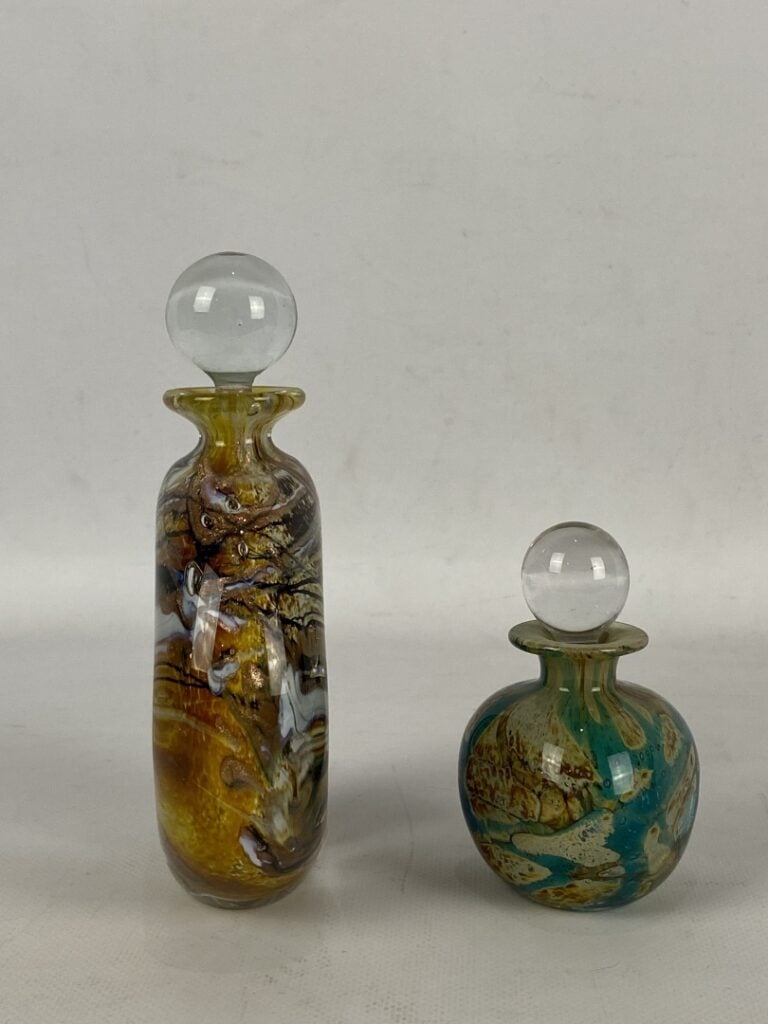 Michèle LUZORO (1949-) - Flacon ovoïde à panse en méplat en verre à décor inter…