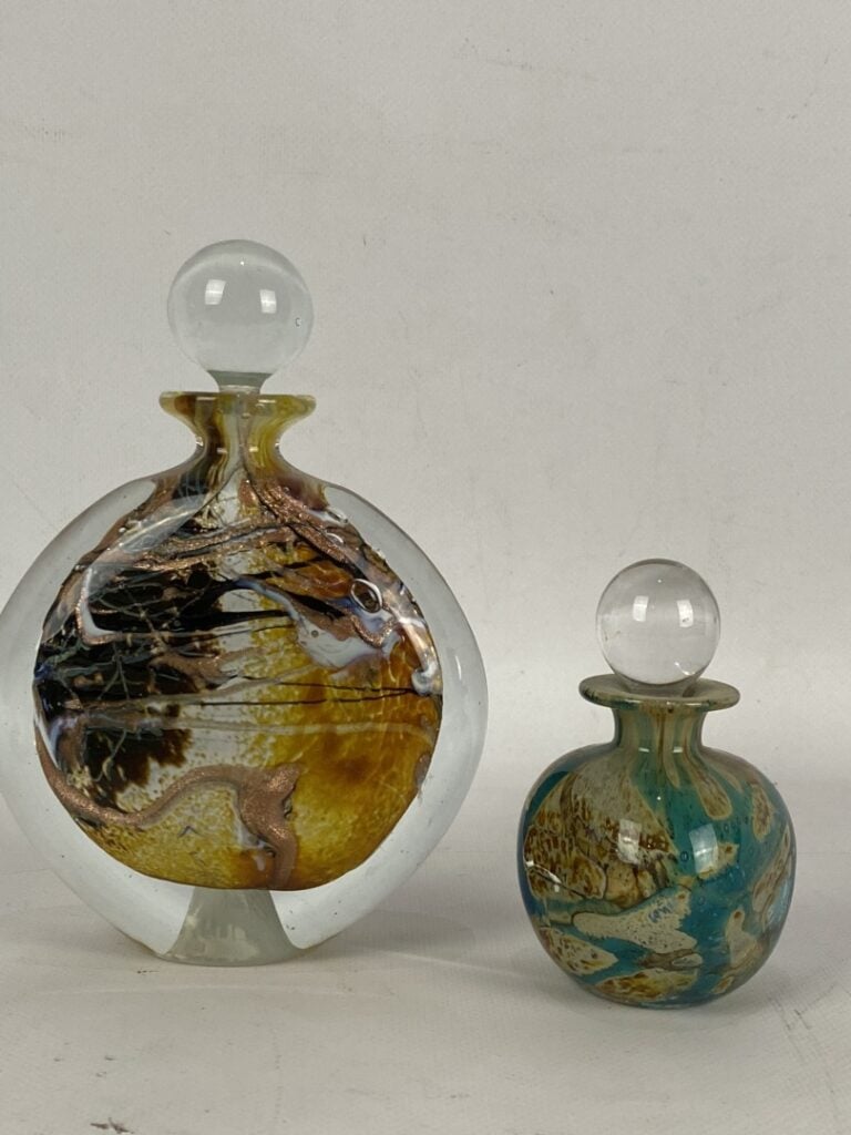 Michèle LUZORO (1949-) - Flacon ovoïde à panse en méplat en verre à décor inter…