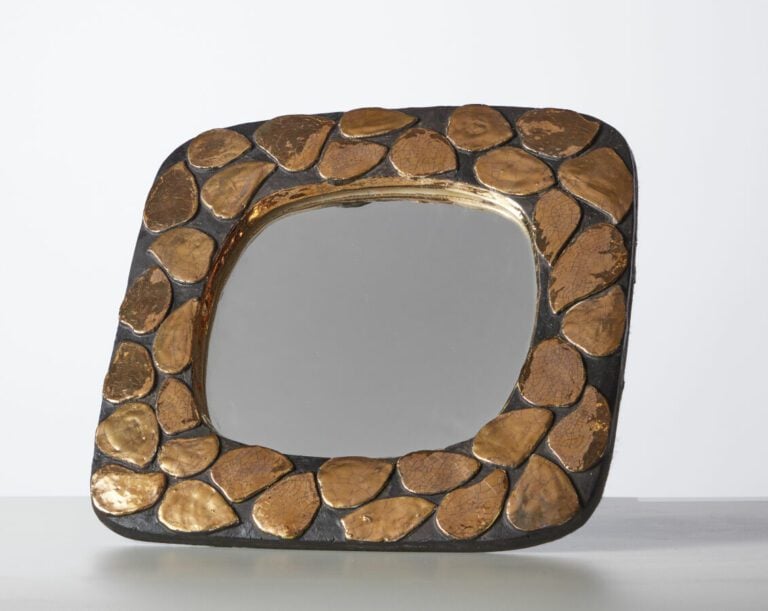 Mithé ESPELT (1923-2020) - Miroir mural Modèle « Pétales » en céramique estampé…