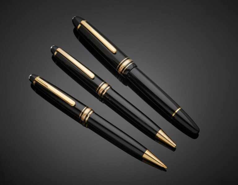 MONTBLANC - PARURE « Meisterstück » comprenant un STYLO A PLUME, un STYLO A BIL…