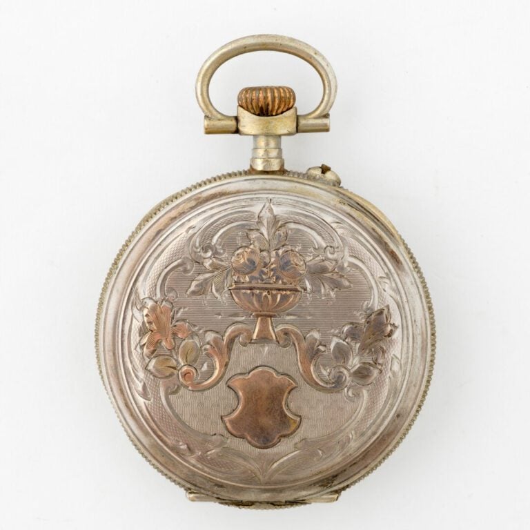 Montre de gousset savonnette en argent niellé (800), le boîtier à décor de cart…