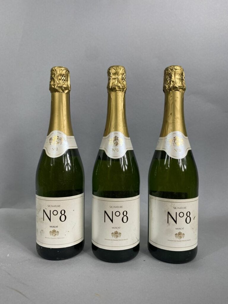 Muscat, domaine des grands vins de France,signature n°8 - Lot de trois bouteill…