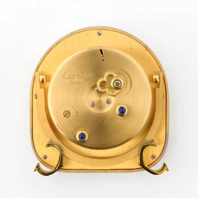 Must de CARTIER - Pendulette de bureau en laiton doré émaillé noir, cadran à fo…