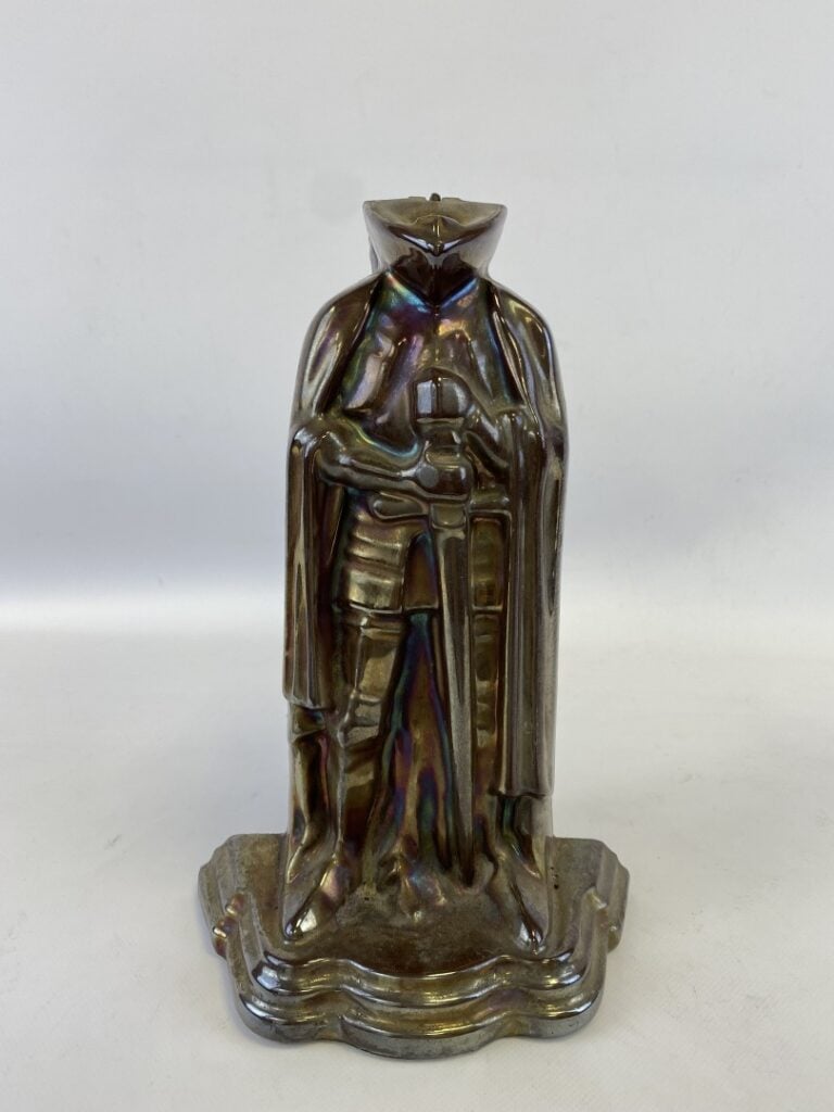 Nécessaire à cheminée en métal à l'effigie d'un chevalier et récupérateur de ce…
