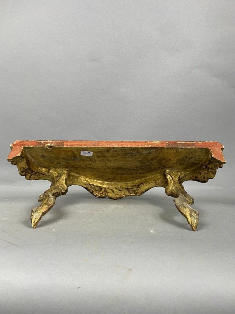 Paire de petites consoles d'applique en bois et composition doré - Style Louis…