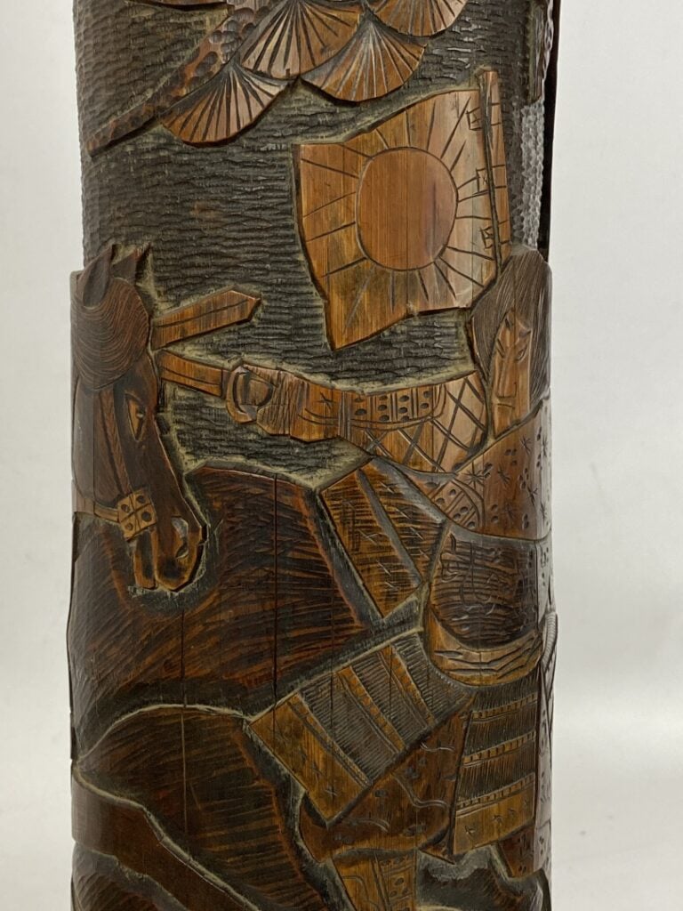 Paire de porte-pinceaux bitong en bambou à décor sculpté en bas-relief de samou…