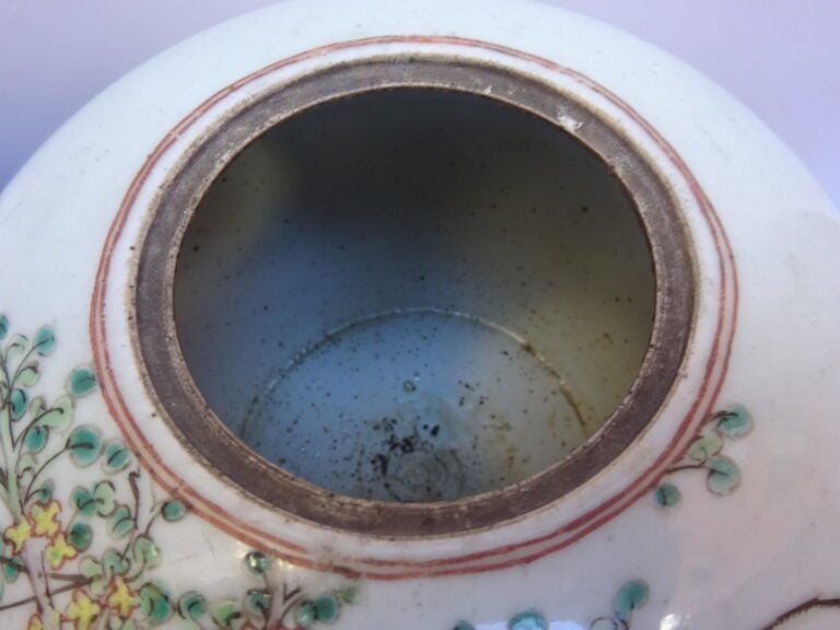 [-] PAIRE DE POTS A GINGEMBRE DE LA FAMILLE ROSE EMAILLEE - Chine, XIXe siècle…