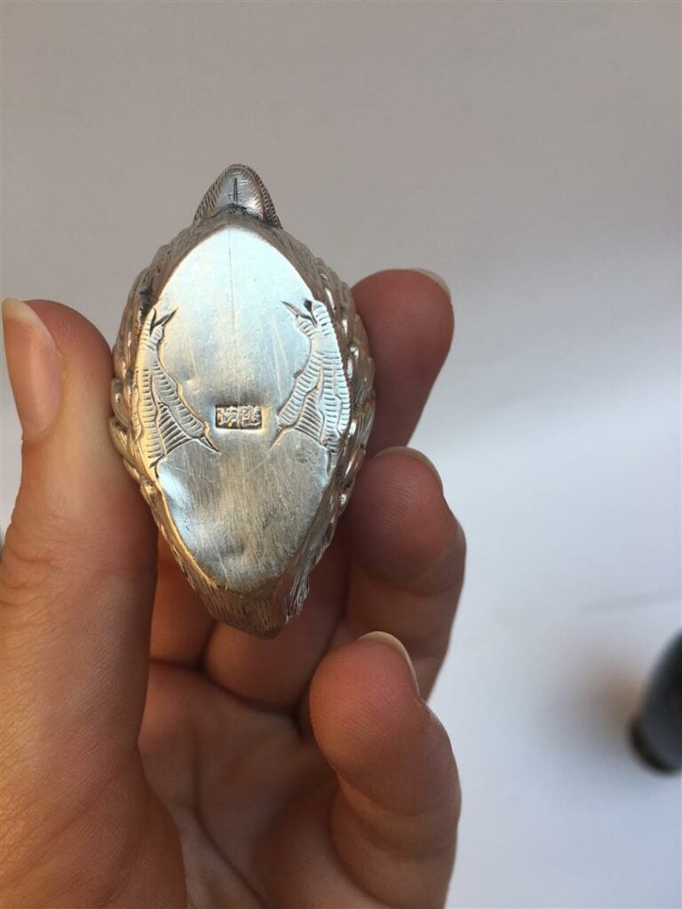 [/] PAIRE DE SALERONS EN ARGENT - Japon, Showa - A l'imitation de cygnes (poinç…