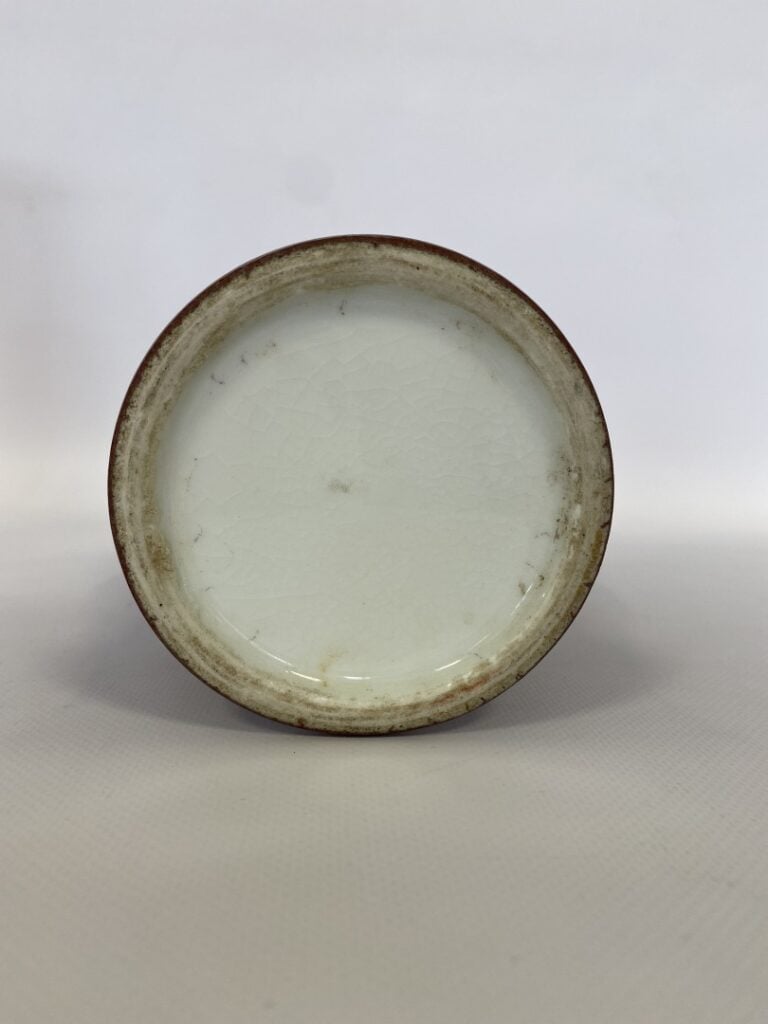 PAIRE DE VASES BALUSTRE EN PORCELAINE A GLACURE SANG DE BOEUF, FENGWEIZUN - Chi…