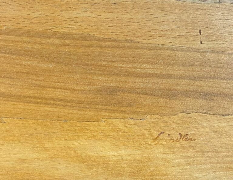 Panneau en bois marqueté à décor d'un paysan labourant son champ - Signé LINDLE…