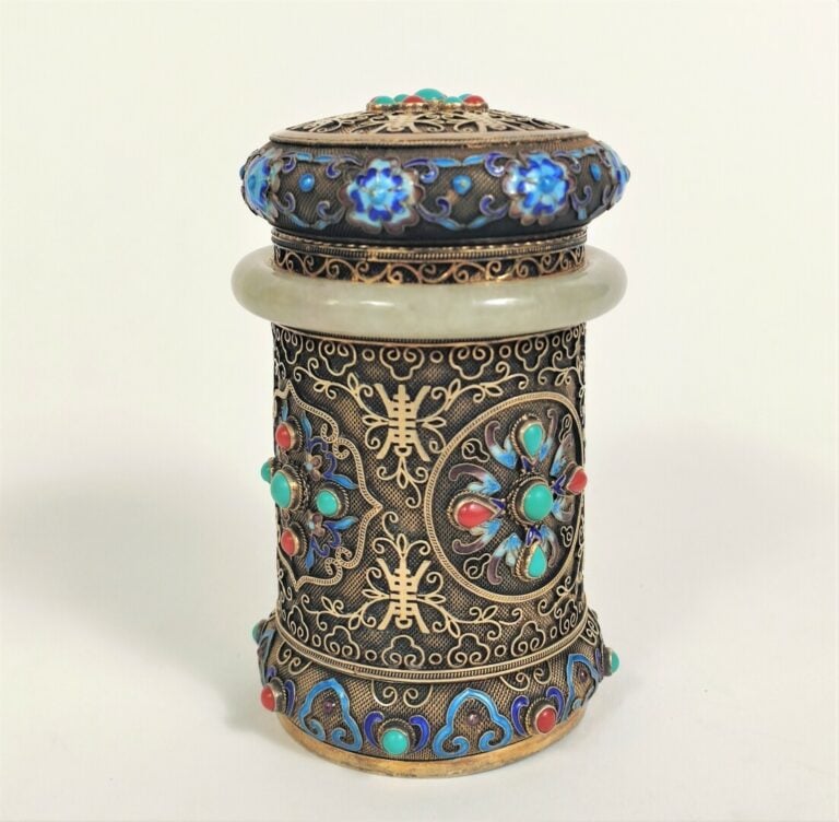 PARIS BOÎTE EN ARGENT ET VERMEIL A UN BRACELET - Chine Epoque XXème siècle - Bo…