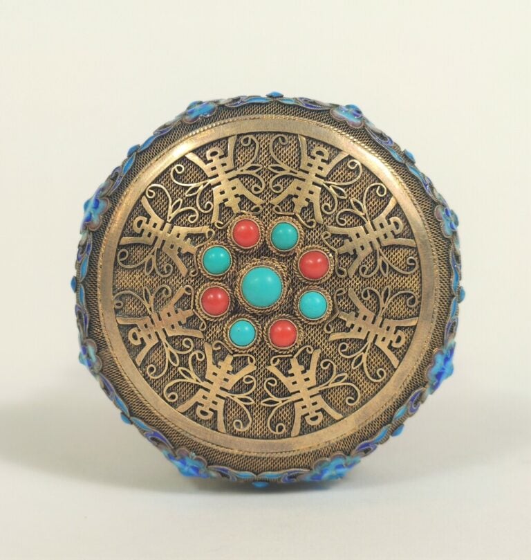 PARIS BOÎTE EN ARGENT ET VERMEIL A UN BRACELET - Chine Epoque XXème siècle - Bo…