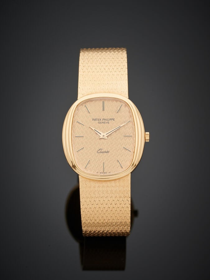 PATEK PHILIPPE - BRACELET MONTRE de forme coussin, modèle "Ellipse" en or jaune…