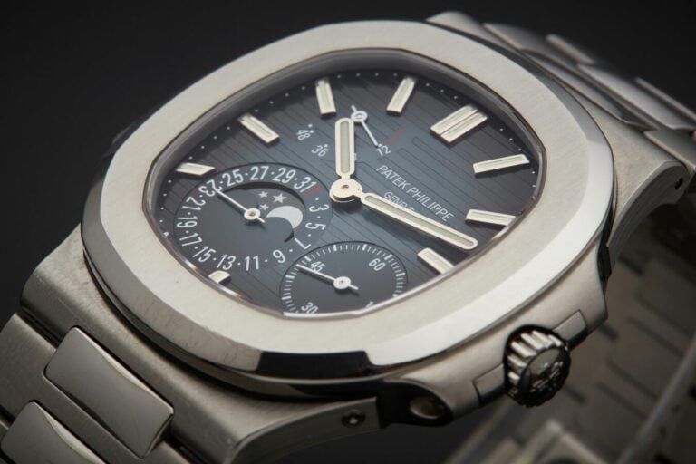 PATEK PHILIPPE, Nautilus 5712/1A - BRACELET MONTRE modèle « Nautilus » quantièm…