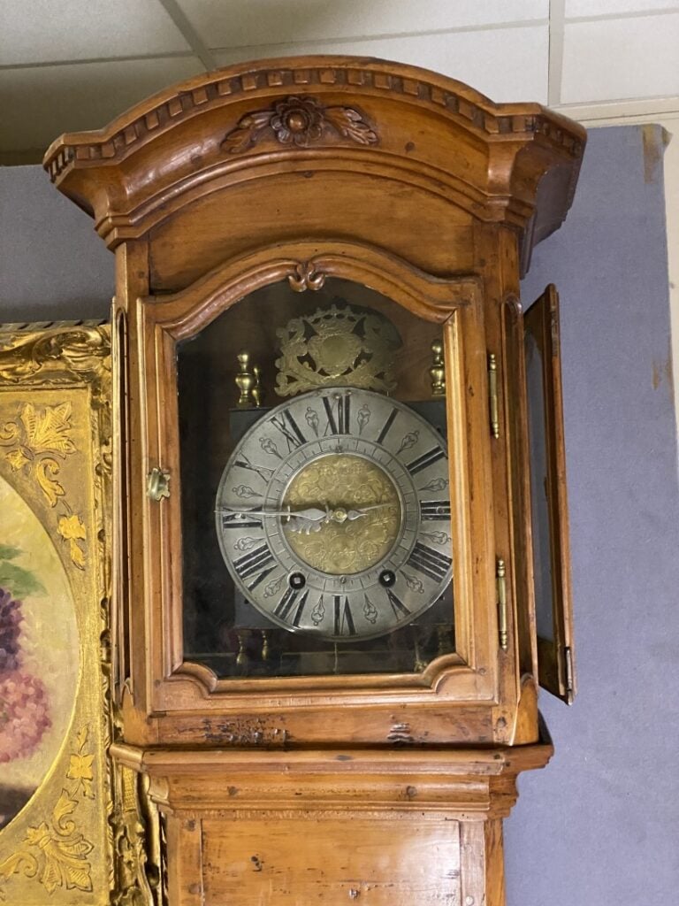 Pendule comtoise en bois à mouvement signé P.A. FAGOT - H: 250 cm