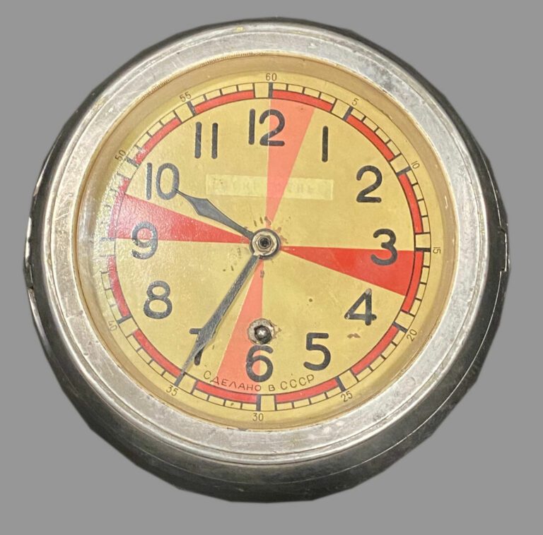 Pendule de marine soviétique - H : 8 cm - Diam : 23 cm - (petites usures au cad…