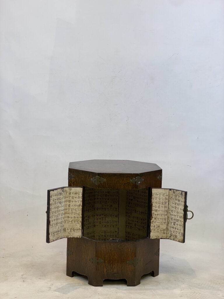 Petit coffre octogonal en bois et charnières en métal - Chine ou Vietnam - H: 4…