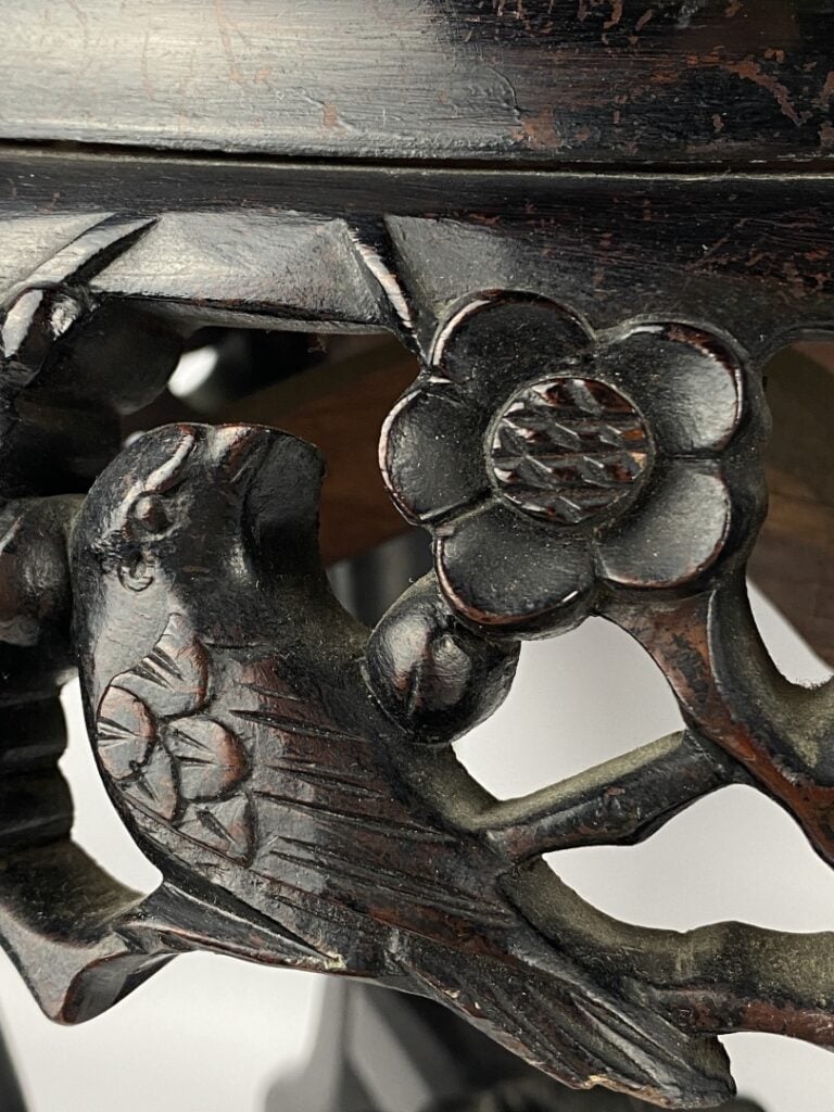 Petit guéridon en bois sculpté et plateau de marbre - Vietnam
