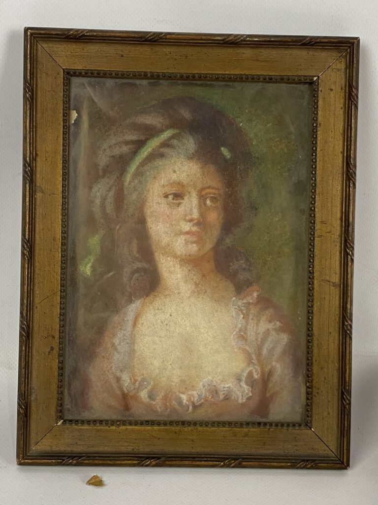 Petit pastel encadré sous verre Portrait de femme dans le goût du XVIIIème