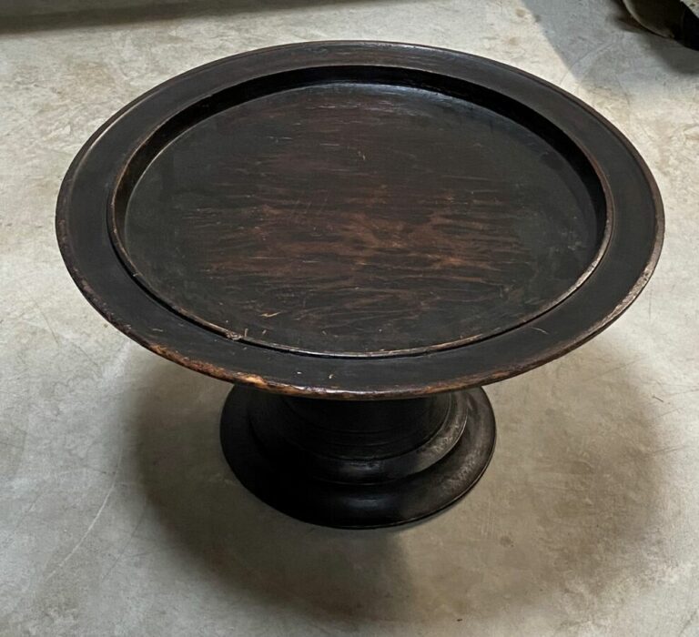 Petite table en bois - H 28 - D51.5
