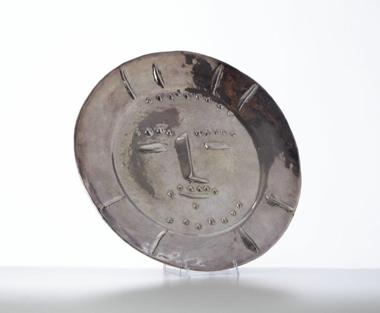 PICASSO Pablo (1881-1973) - "Dormeur" - Plat en argent, signé et numéroté 4/20…