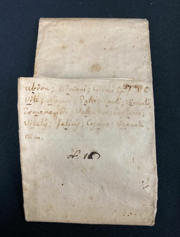 Pièce signée par le cardinal Genga, datée de septembre 1836. - Diplôme de recon…