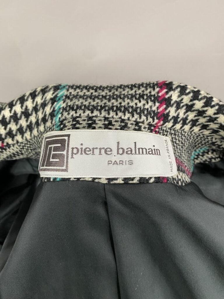 Pierre BALMAIN - Veste en laine à carreaux pied de poule noir, blanc, rose, ble…