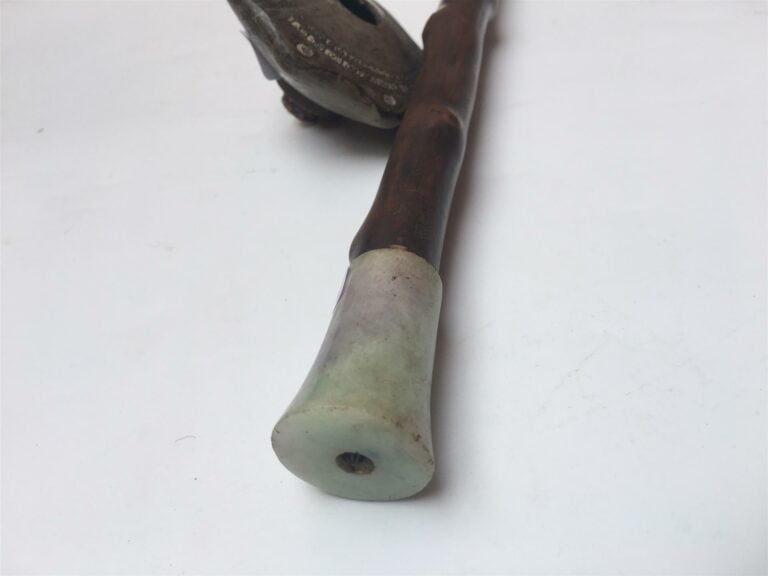 [-] PIPE A OPIUM EN BAMBOU ET A EMBOUTS A L'IMITATION DU JADE JADEITE - Vietnam…