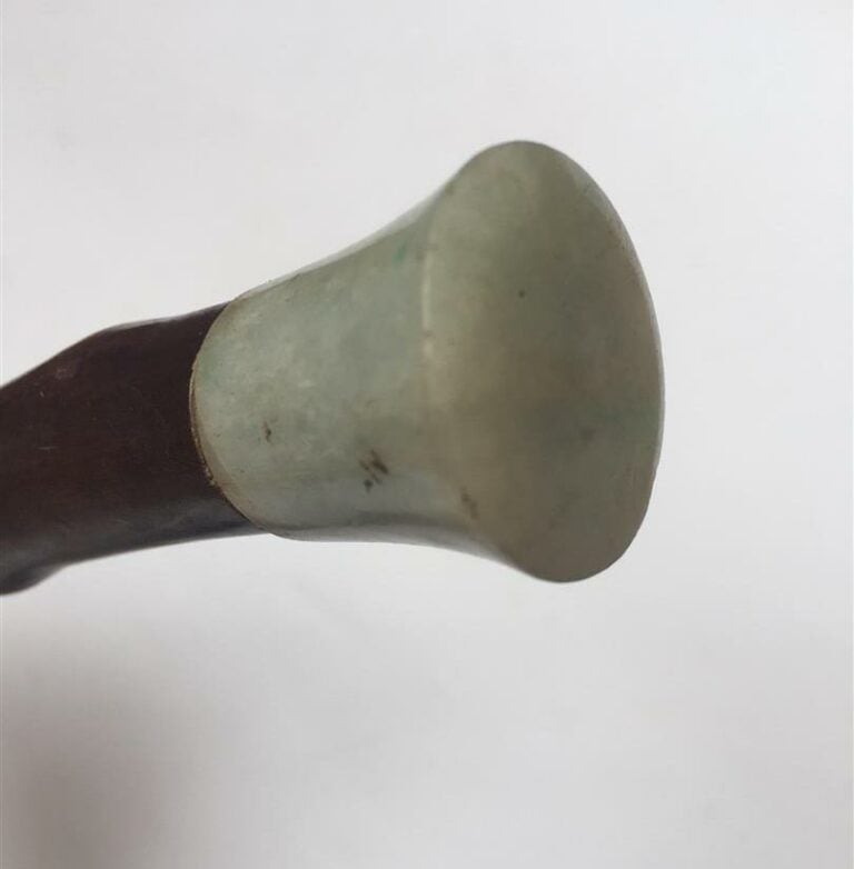 [-] PIPE A OPIUM EN BAMBOU ET A EMBOUTS A L'IMITATION DU JADE JADEITE - Vietnam…
