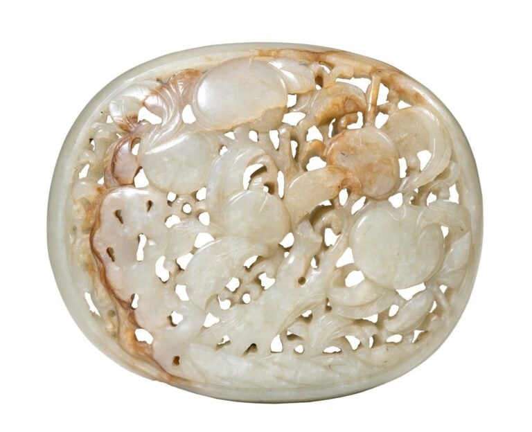 PLAQUE OVALE EN JADE NEPHRITE - Chine, Epoque XXe siècle, De style Ming - Sculp…