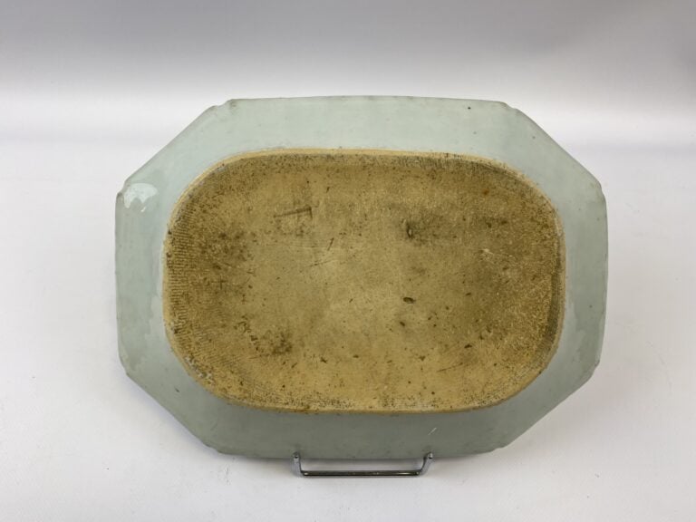 PLAT RECTANGULAIRE EN PORCELAINE BLEU BLANC - Chine - Plat rectangulaire à pans…