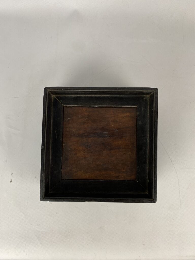 Plateau de lettré en bois sculpté - Vietnam - Scupté de feuillages et fleurs. -…