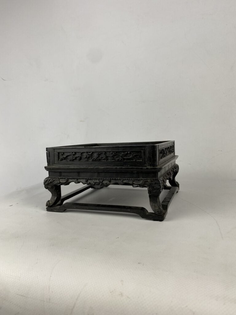 Plateau de lettré en bois sculpté - Vietnam - Scupté de feuillages et fleurs. -…