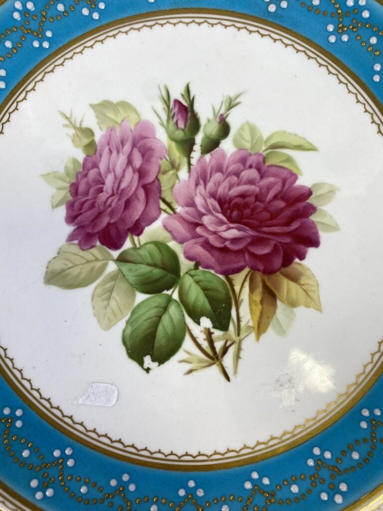 PORCELAINE DE PARIS - Dans le goût de SEVRES 1er tiers du 19ème. - Comprenant d…